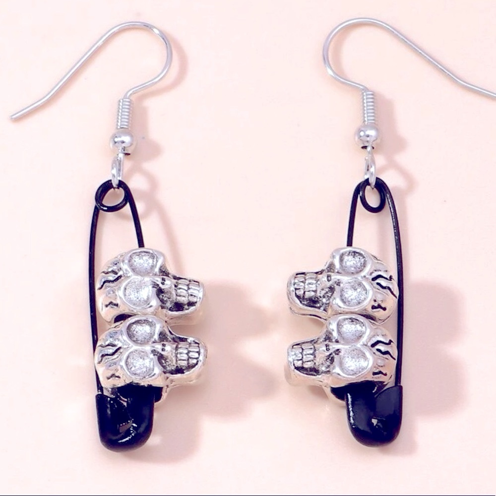 NWT Goth Skull Safety Pin Silver Tone Black Boutique Earrings